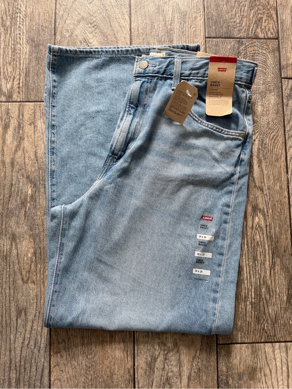 Levi’s Cinch Baggy Jeans: Color- Invested Indigo: Sizes 30x31, 31x31 - Picture 5 of 5